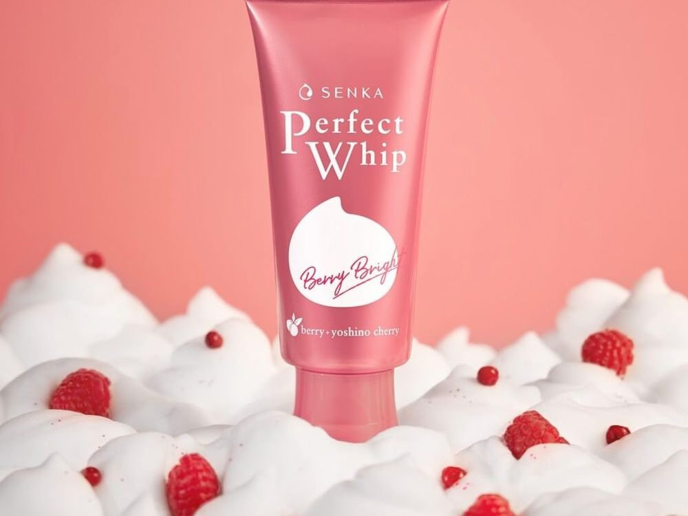 Senka Perfect Whip Berry Bright
