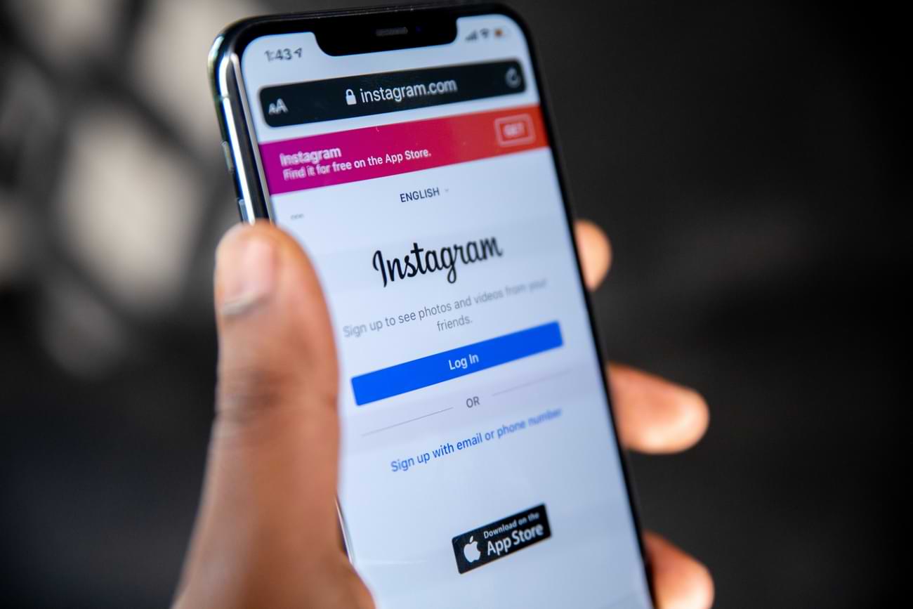 Spesifikasi Post Untuk Facebook & Instagram